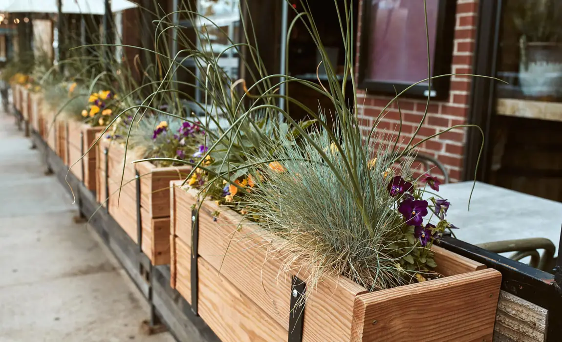 Jardineras y macetas de madera
