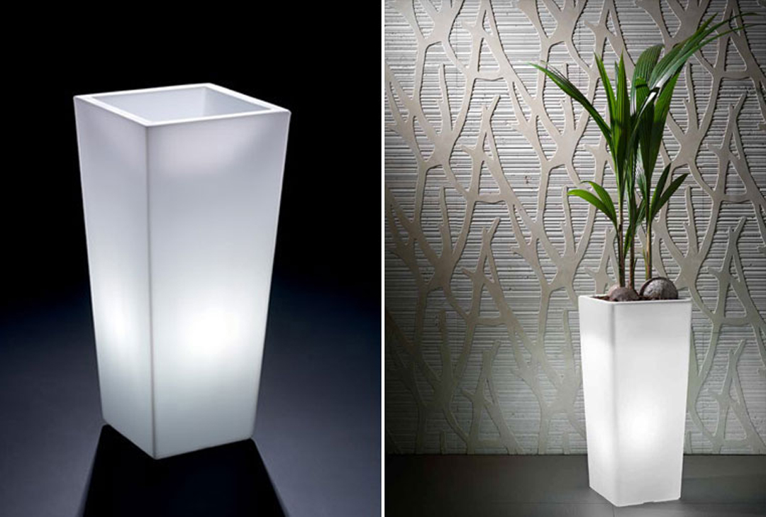 Maceta cuadrada con luz integrada