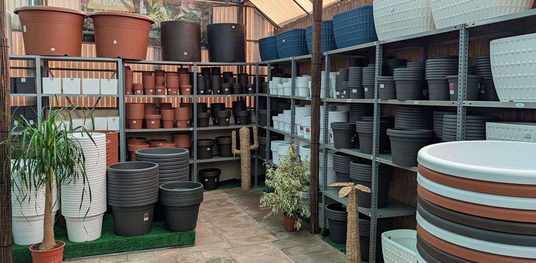Macetas de plástico en Albogarden Macetas de plástico en Albogarden