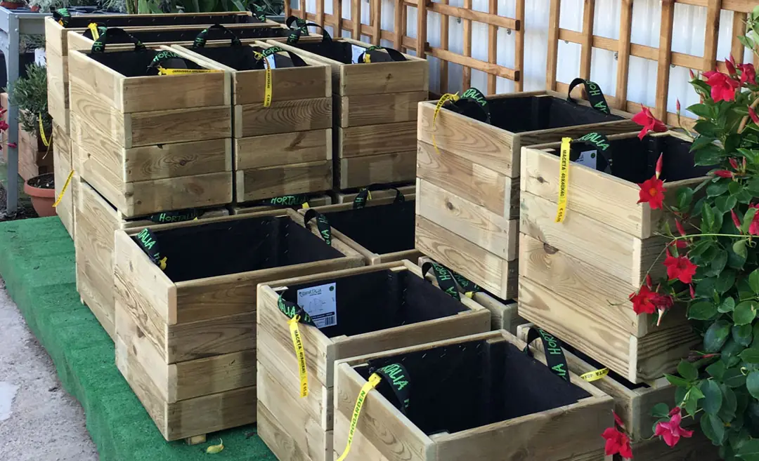 Macetas y jardineras en madera