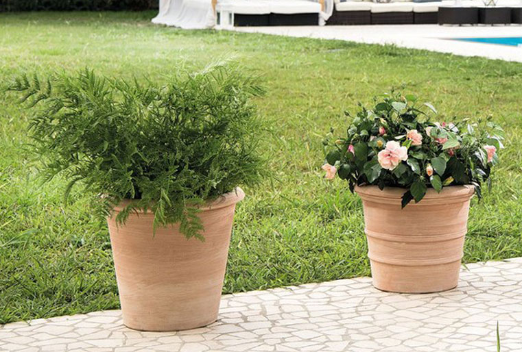 Vaso cónico Siena de barro de la Toscana